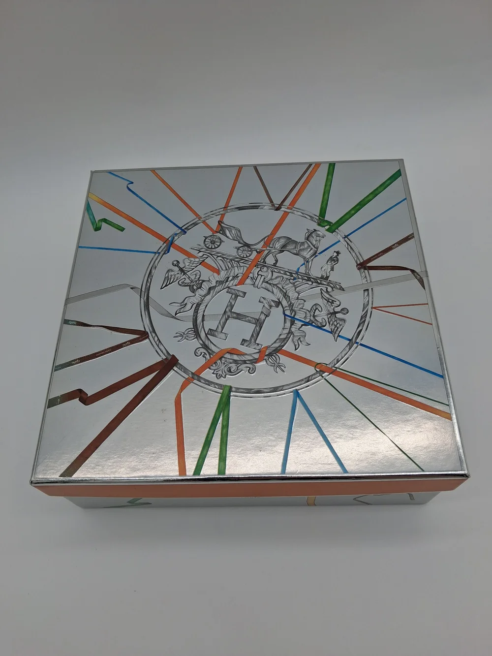 HERMÈS Paris Silver Illustrated Ribbon Motif Presentation Gift Box EUC